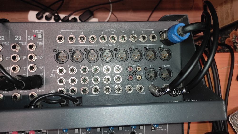 Мікшерний пульт Carvin studio/live 24