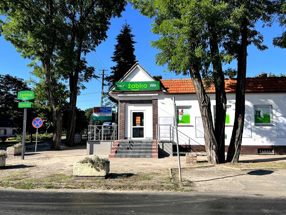 Lokal w przyziemiu 81,62 m² + działka 300 m² – Żabno 75A