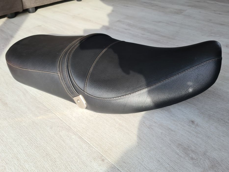 Kanapa triumph legend TT Thunderbird