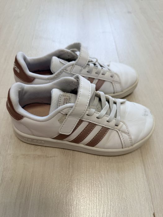 Віддам кросівки