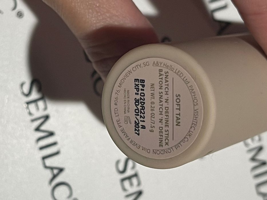 Bronzer mokry - Sheglam - snatch n define stick - soft tan