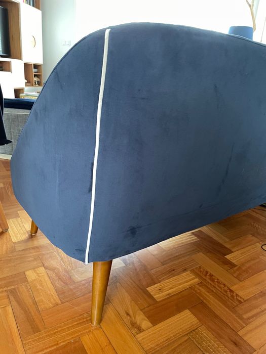 Sofá veludo azul escuro 2 pessoas