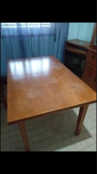 Mesa extensivel e 4cadeiras