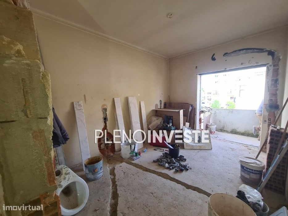 T2 Totalmente Remodelado com Varanda nas Paivas