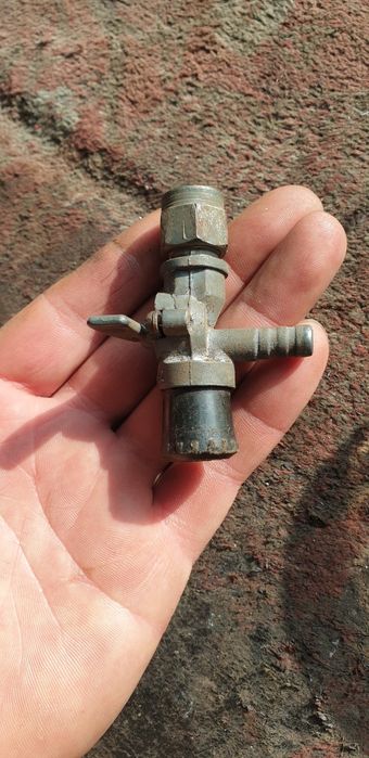 Stary kranik do paliwa PZL