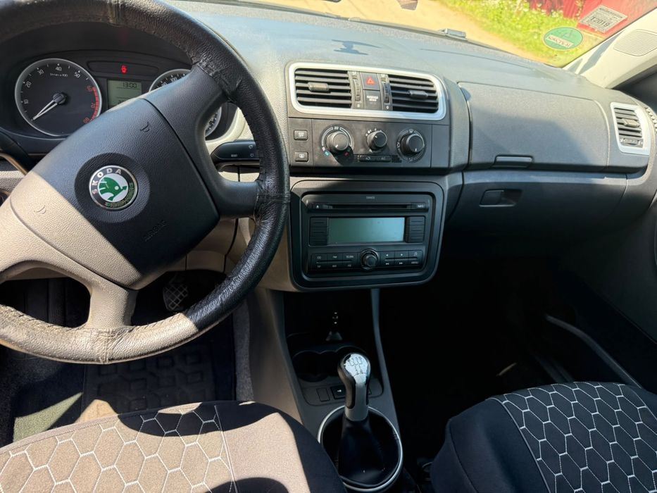 Skoda fabia1.2 бензин