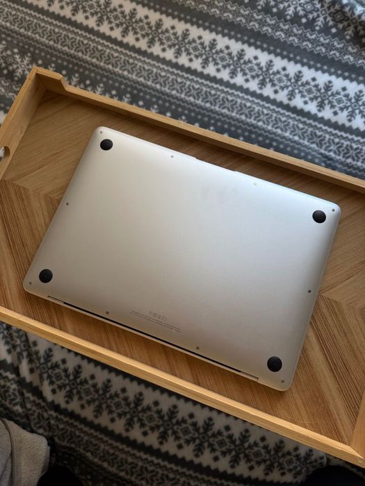 MacBook Air M1 (2020) | 8 GB RAM | 256 GB SSD | Bardzo dobry stan