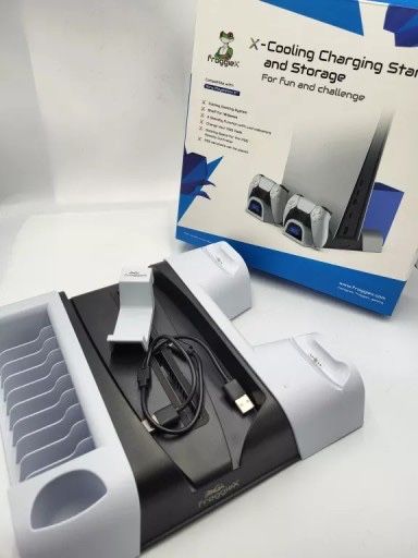 Podstawka chlodzaca do konsoli PS5 RGB ze stacją szybkiego ładowania