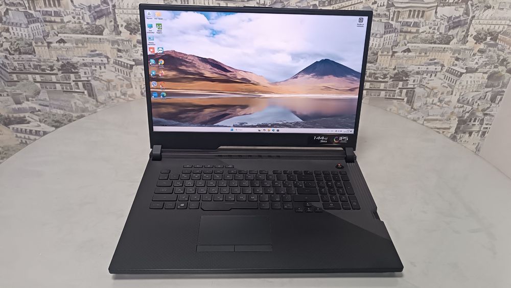 ASUS ROG Strix G731GW i7 / RTX 2070 (8GB) / 16ГБ / SSD 512ГБ / 144Гц