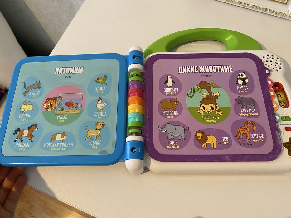 Музична інтерактивна книга  VTech Англо-російський словничок 100 слів