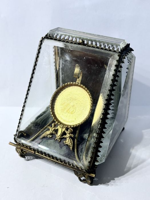 Antiga caixa / vitrine para relógios de bolsos francêsa Napoleão III com vidros biselados