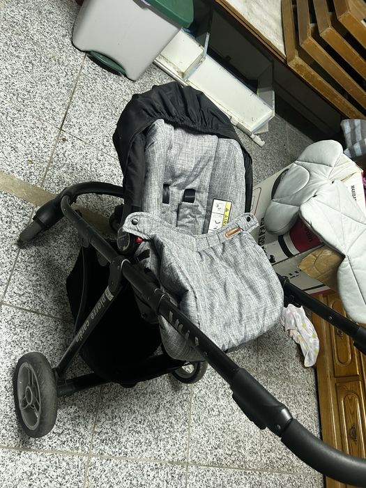 Carrinho de Bebé Pierre Cardin Completo – Bom Estado