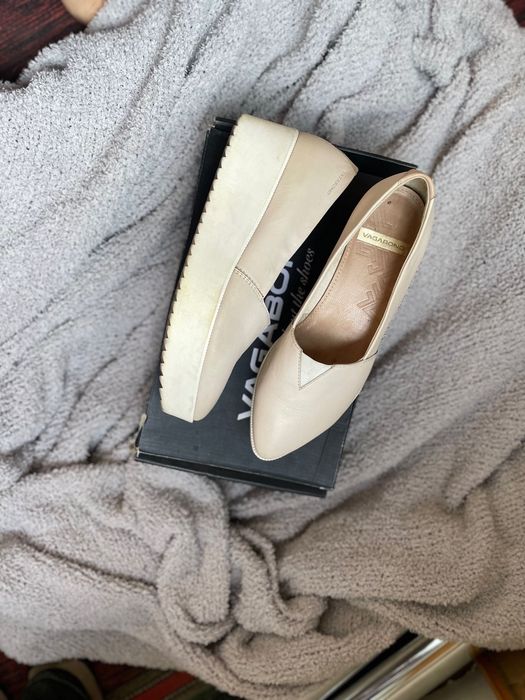 Туфлі на платформі vagabond шкіряні бежеві