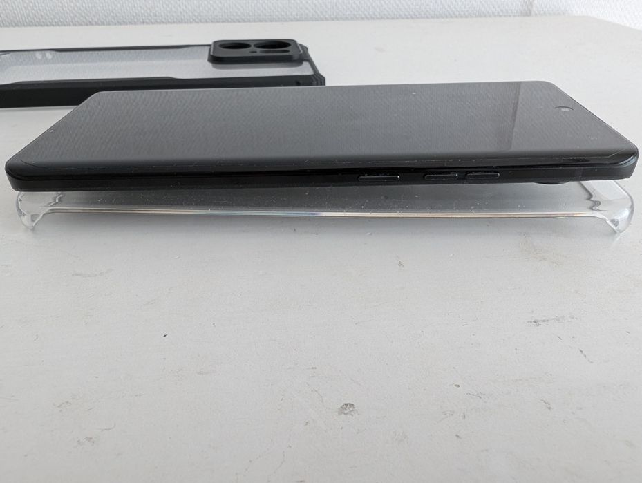 Motorola edge 40. 8/256