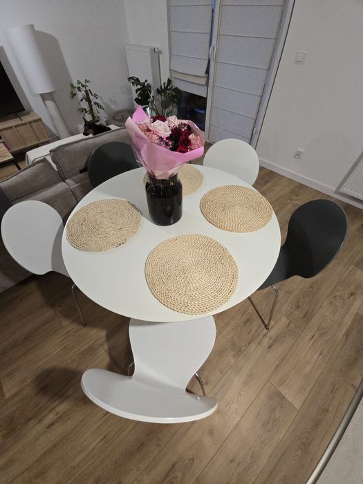 Stół okrągły 110 cm z 5 krzesłami