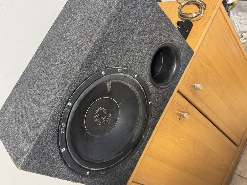 Subwoofer Magnat Samochodowy