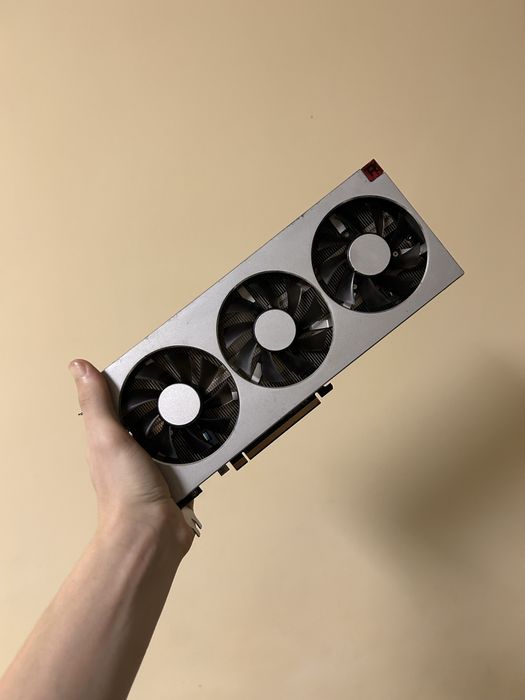 AMD Radeon VII (7) 16Gb HBM2 Відеокарта (тести)