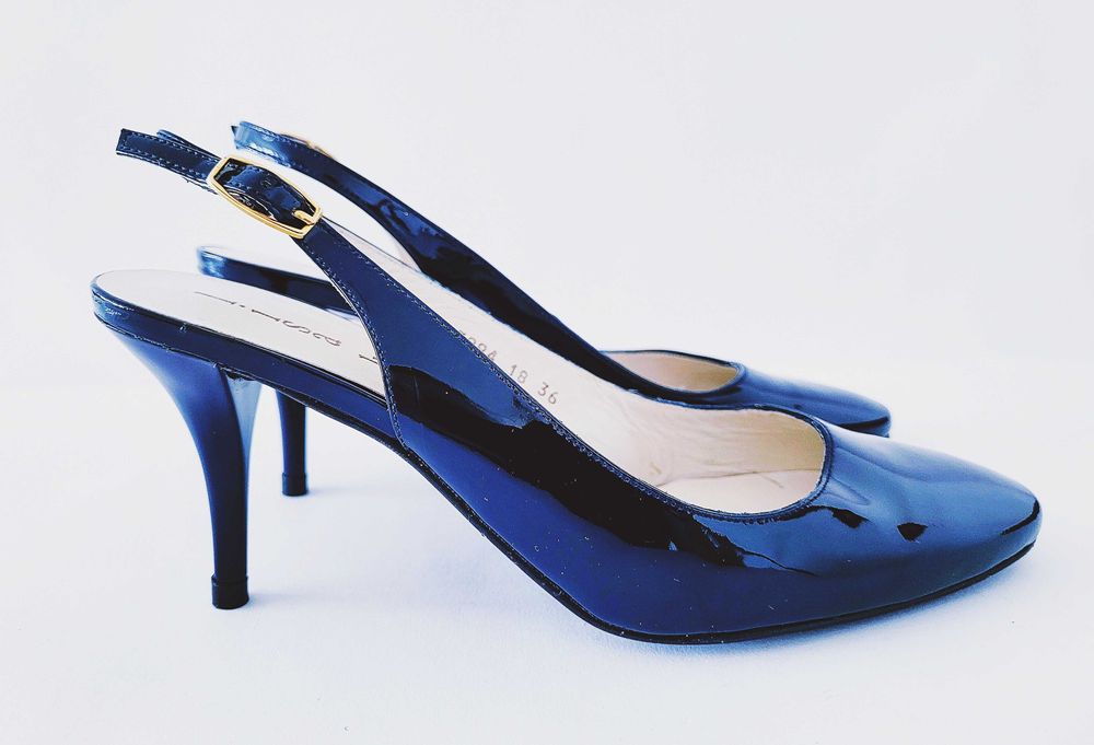 Nowe granatowe skórzane lakierowane klasyczne czółenka na szpilce 36