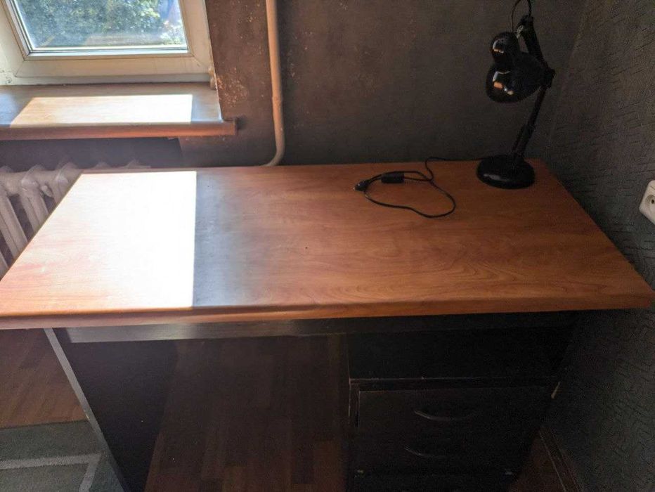 Стол  письменный