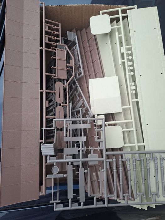 Perony kryte do kolejek PIKO ROCO Mechano itp skala H0 i TT