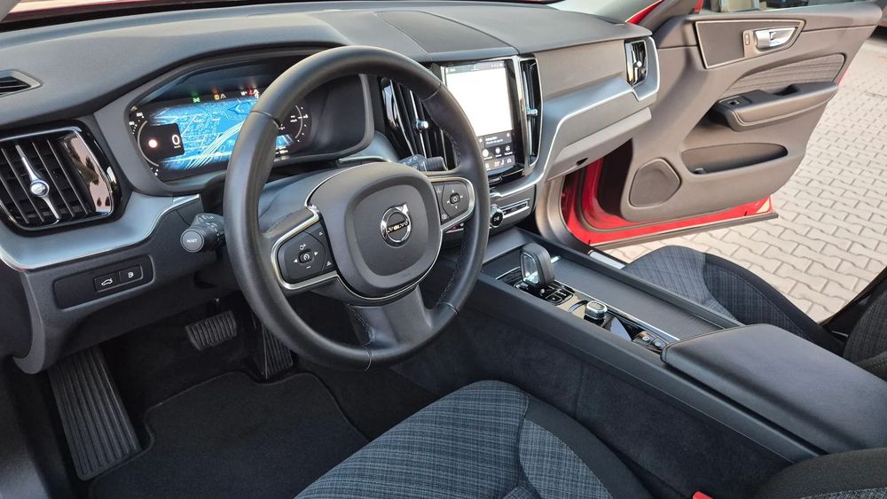 Volvo XC 60 BLIS/ACC/Panorama/Kamera/Salon Polska/Serwis ASO Volvo/Faktura VAT 23%