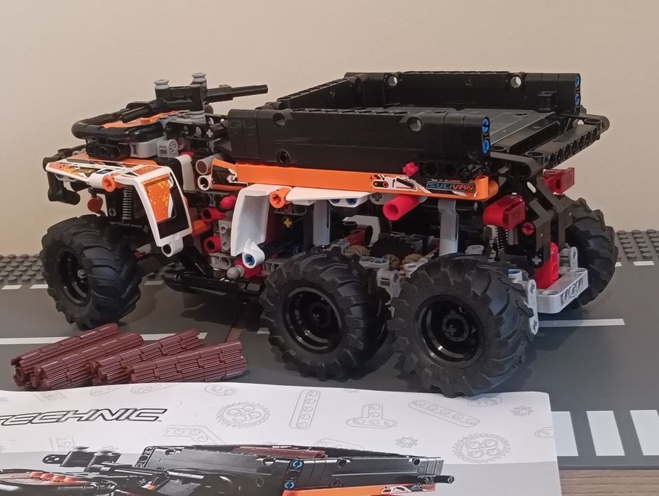Lego Technic   All- Terrain Vehicle - 42139
