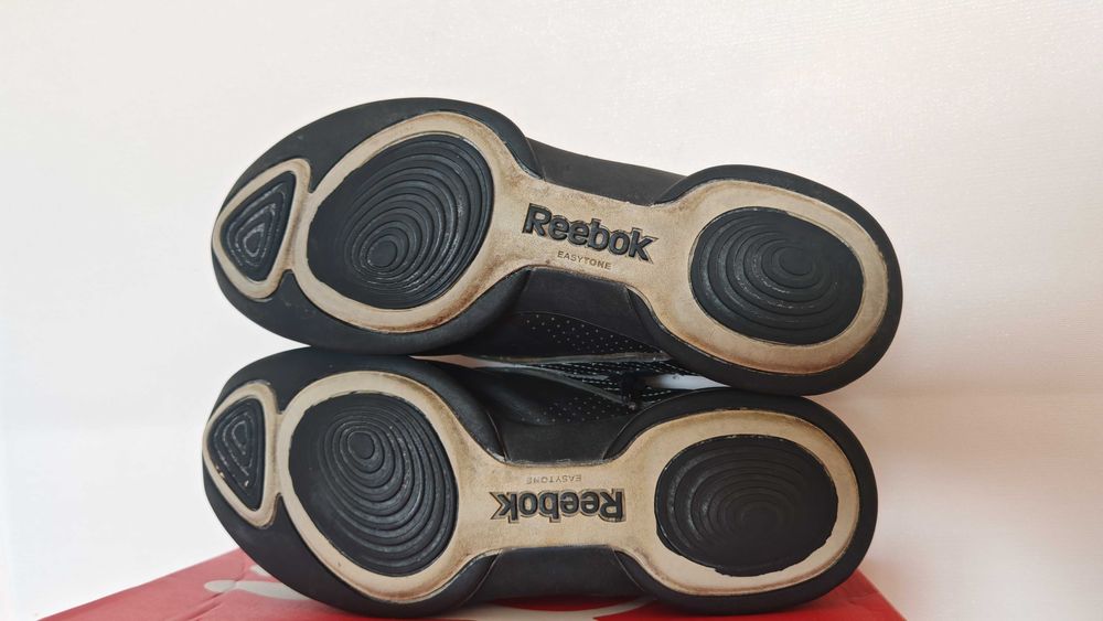 Чорні шкіряні кросівки Reebok EasyTone з системою Gore-Tex