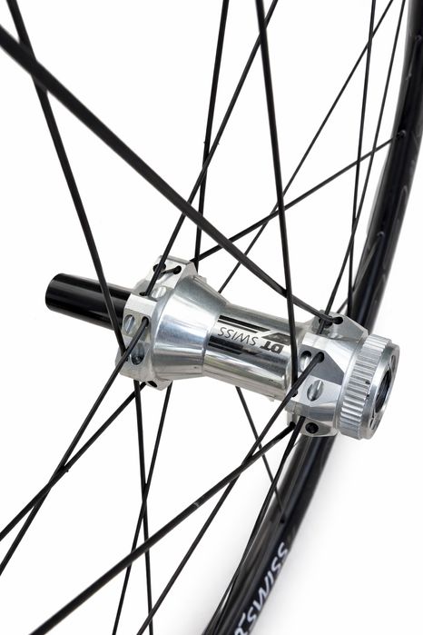 piasta tyl DT Swiss  24 szprychy aero