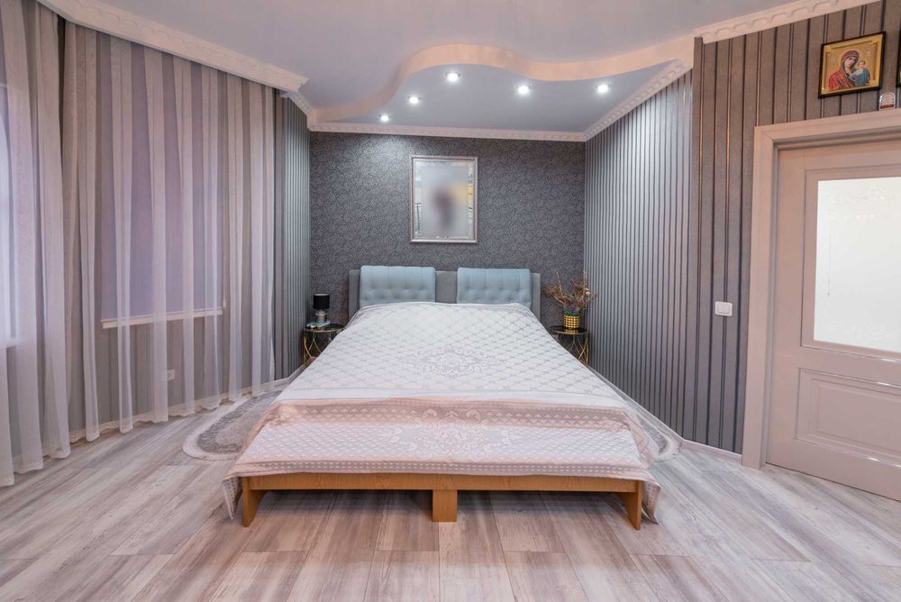 Особняк 280,0 м кв. сучасний ремонт, меблі, техніка, 0,18га.