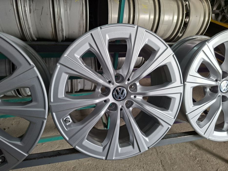 Диски 5/112 R17 7,5J ET30.