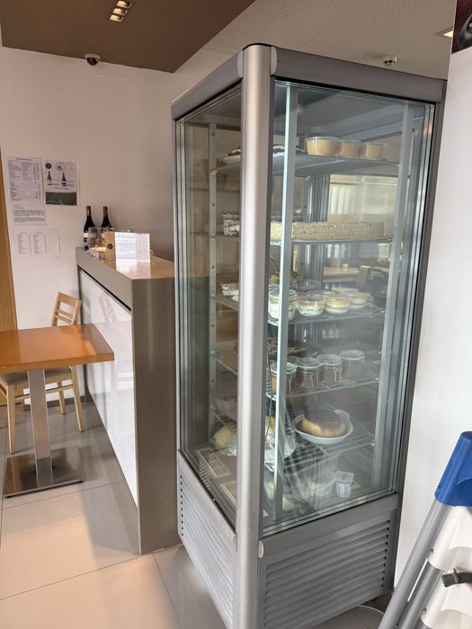 Armario vitrine refrigerado