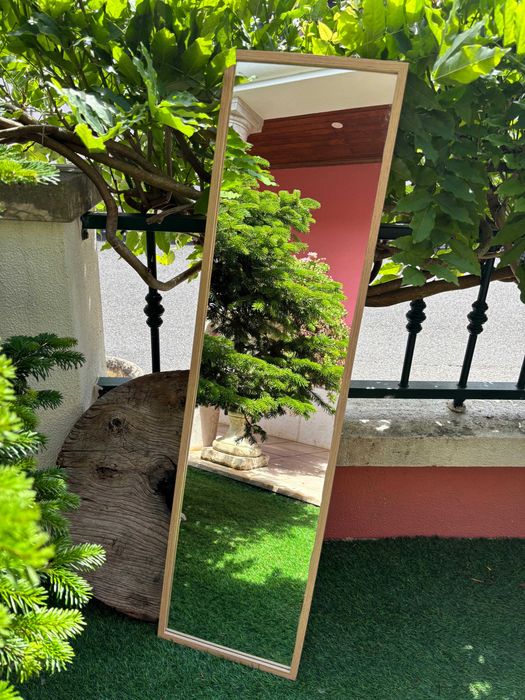 Espelho em Bétula – Elegância Natural e Funcionalidade!