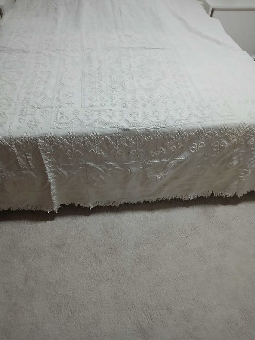 Colcha coroa de rei com 140 anos