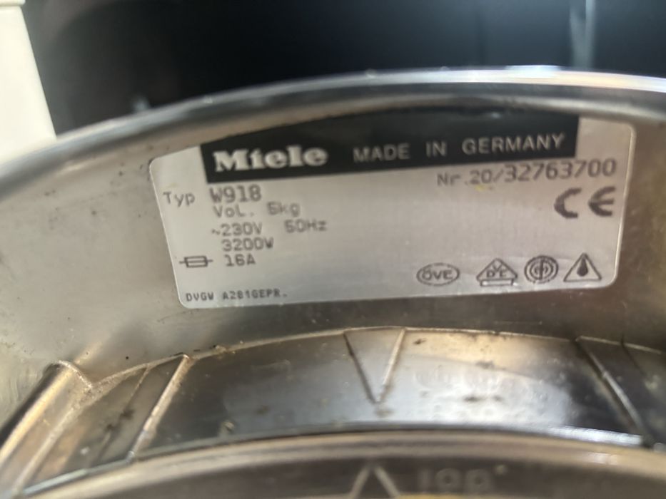 Пральна  машина miele