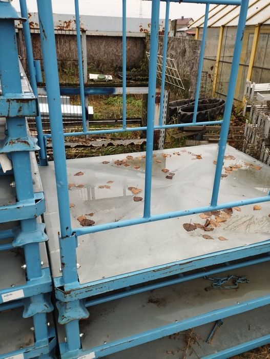 Stojak regał na tkaniny