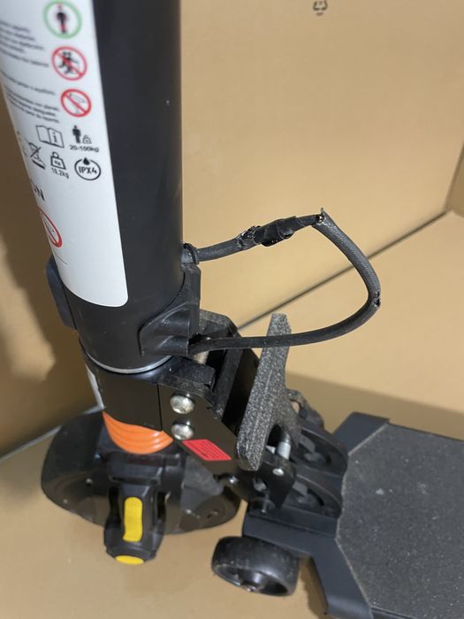 Trotinete Elétrica UrbanGlide Ride-62s (Para Reparação ou peças)