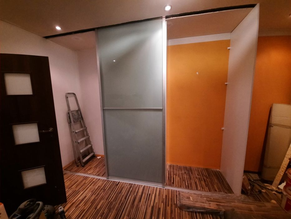 Drzwi przesuwne od szafy