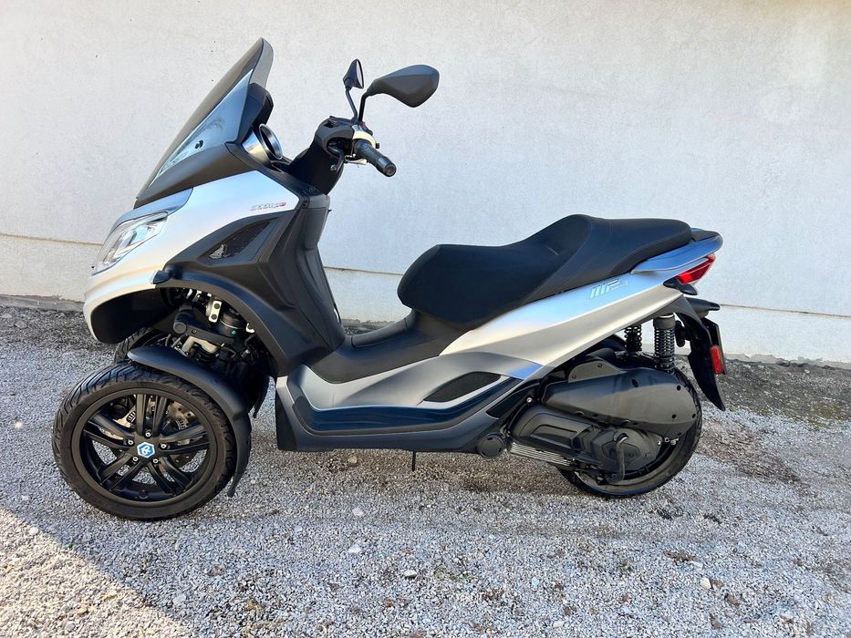 Piaggio MP-3 Piaggio MP3 300 jak nowy.