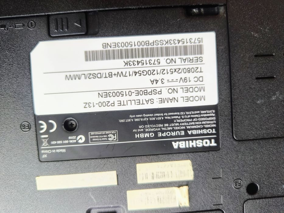 ноутбук Toshiba Lcd 17.3  пам'ять 120gb  OЗУ 1ГБ  ідеальний акумулятор працює