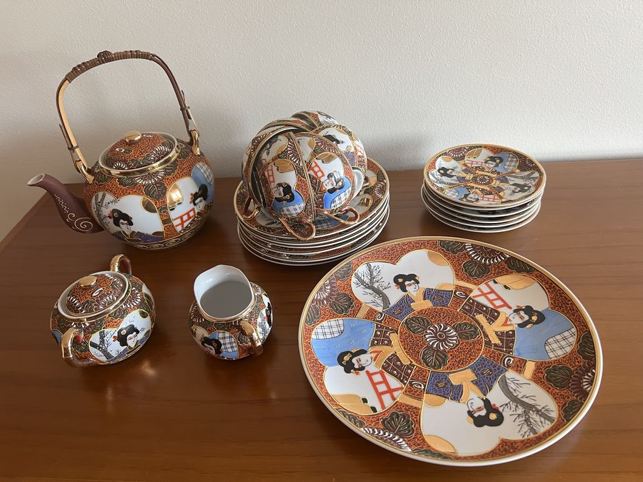 Serviço de chá em porcelana japonesa
