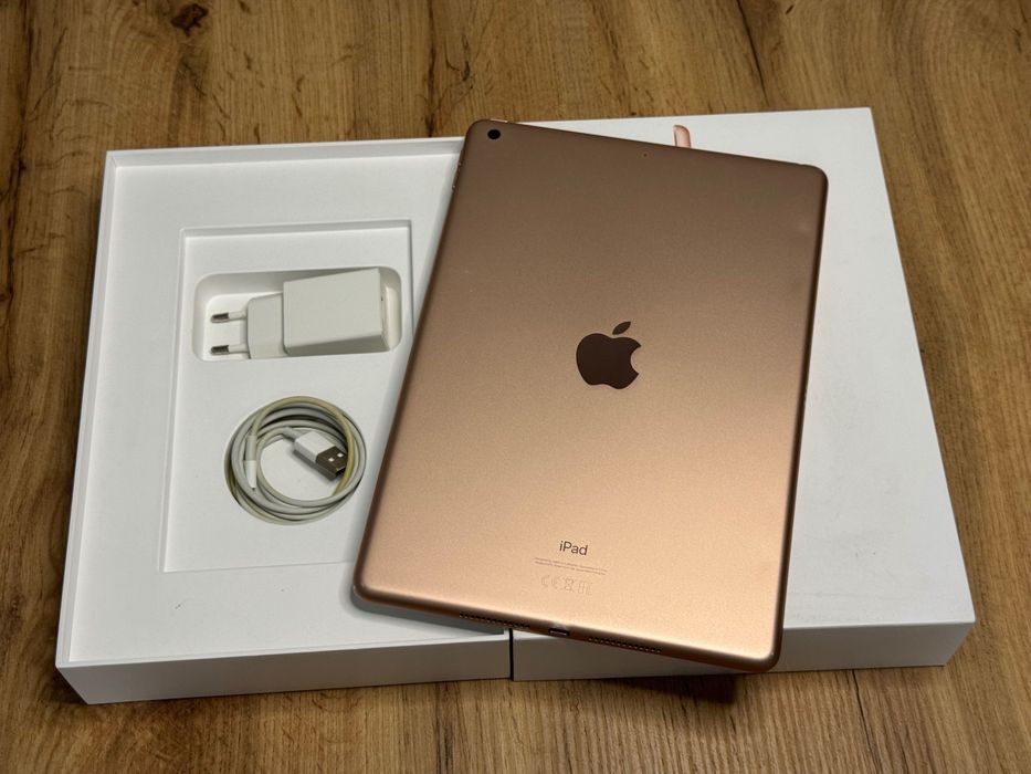 Apple iPad 8gen, 10.2" Gold Wifi - dobry - FV marża