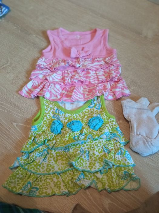 Roupinhas bebé menina 6 meses -1€