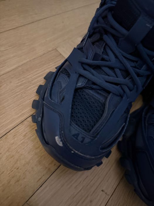 Balenciaga track 1