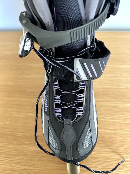 Patins adulto marca OXELO e capacete