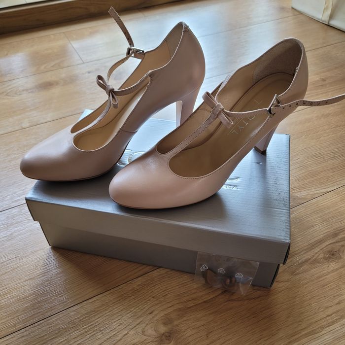 Buty na obcasie Kotyl r. 39