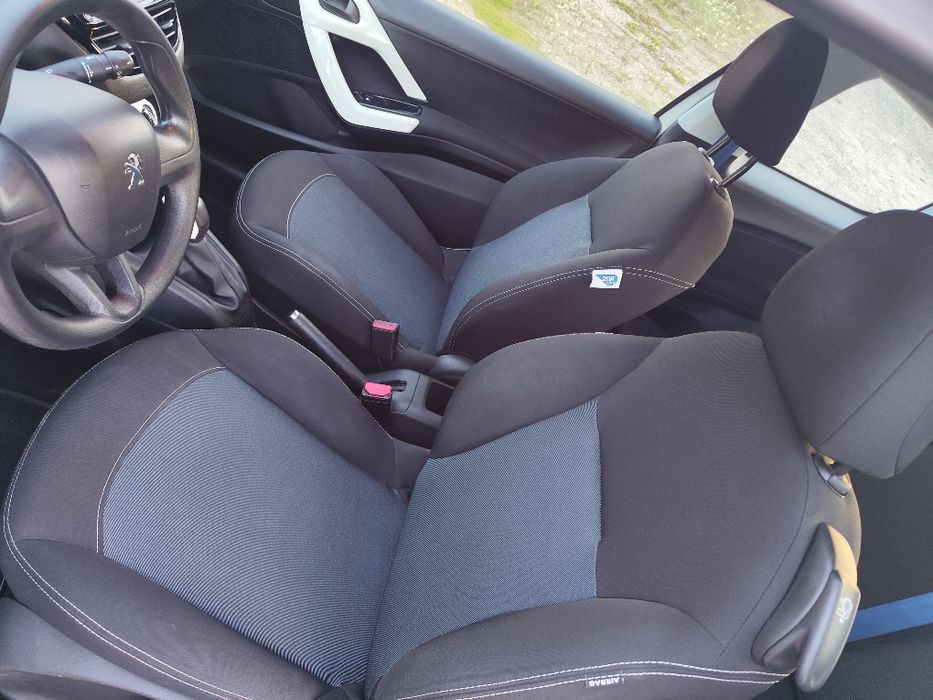 Peugeot 208 1.0 VTI  2015 98000 kms
