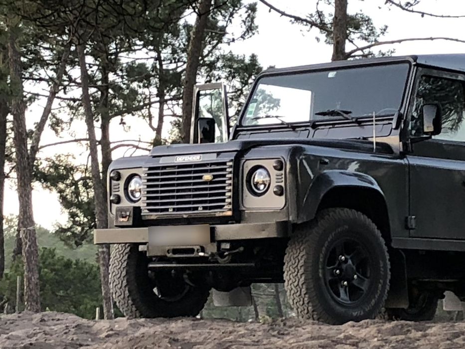 Land Rover Defender 110