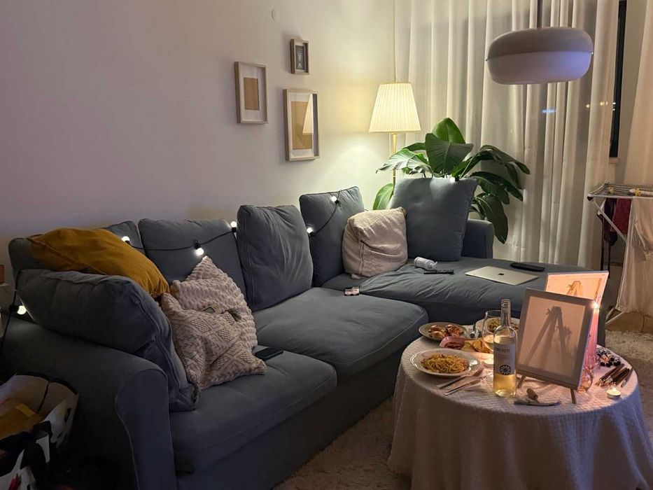 Sofá IKEA 2 lugares com Chaise Longue + Sofá-Cama + Capas Extra