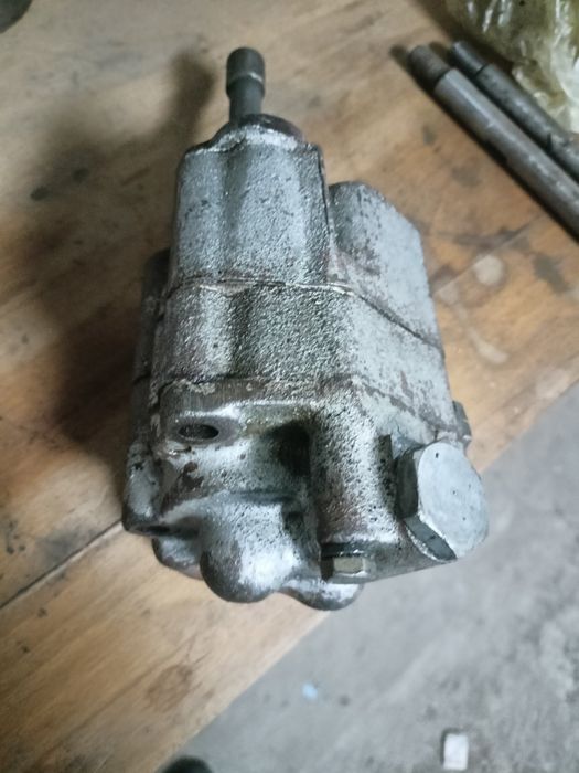 Масляний насос двигуна ЗІЛ