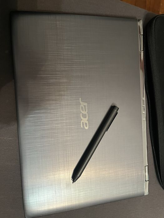 Sprzedam tablet-laptop.